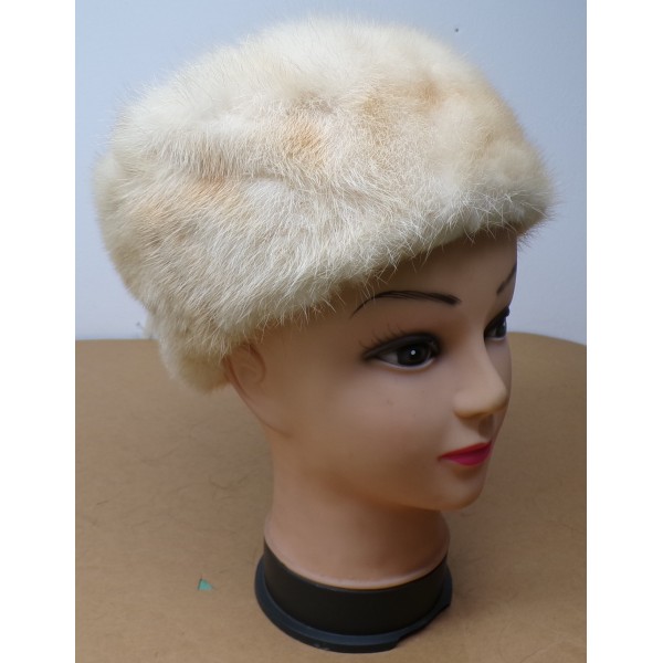 Λευκό Γούνινο Καπέλο
